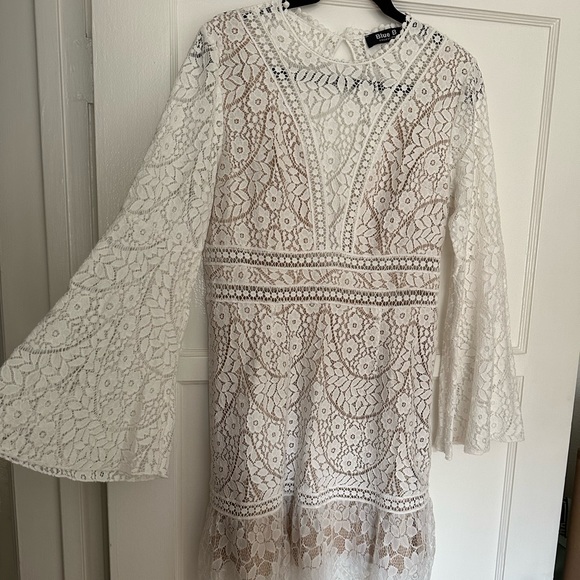 Lace Dress - Picture 5 of 7